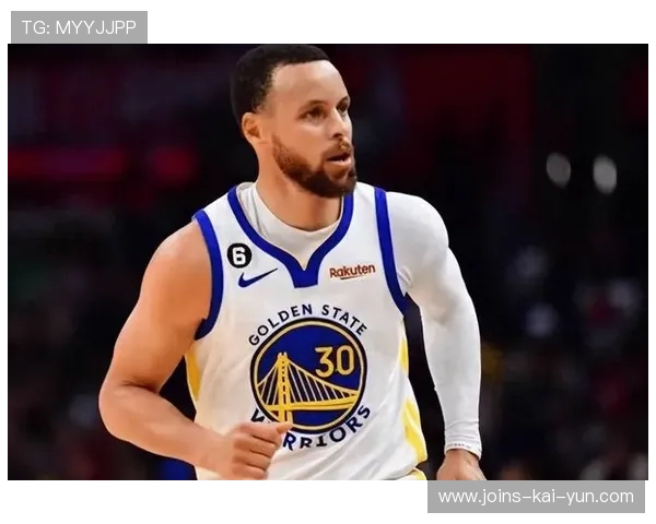 库里两记高难度三分连中，勇士气势如虹